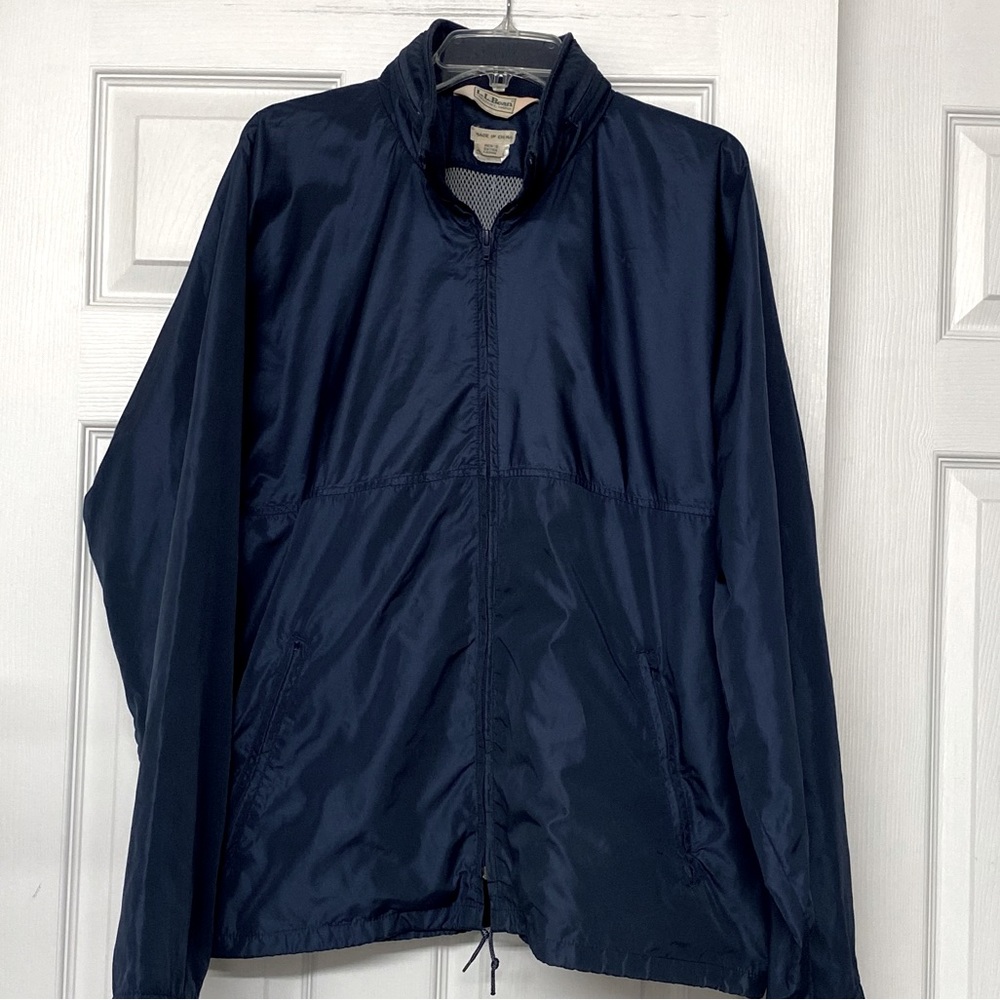 L.L. Bean Lightweight Rain Coat Vented Back Hidden Hood Navy Blue Sz XL